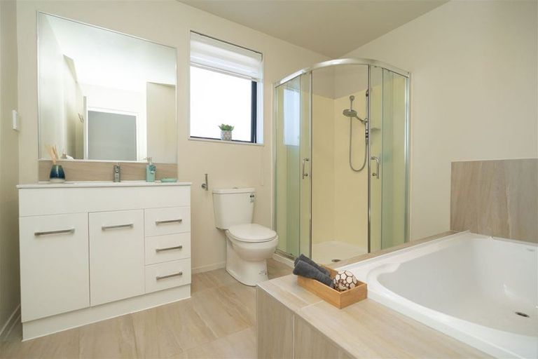Photo of property in 15 Barwick Place, Huntington, Hamilton, 3210