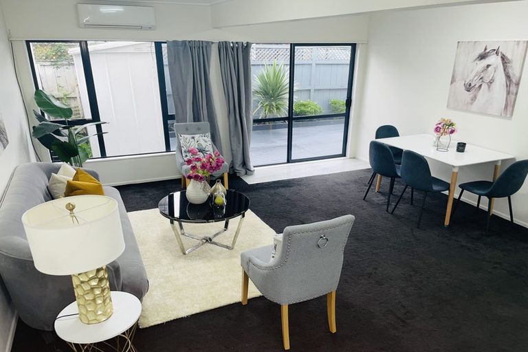 Photo of property in 2/11 Overton Road, Papatoetoe, Auckland, 2025