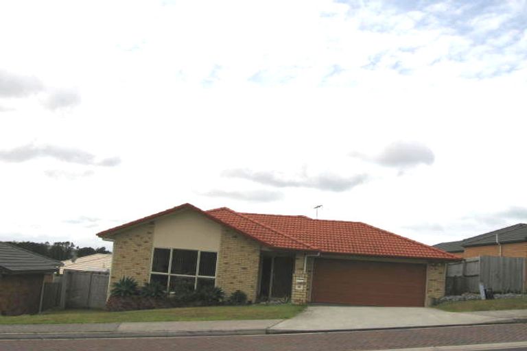 Photo of property in 63 Bluebird Crescent, Unsworth Heights, Auckland, 0632