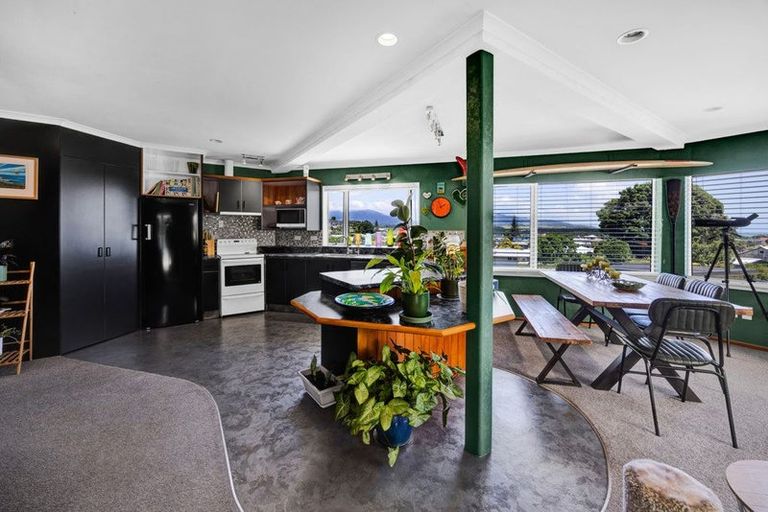 Photo of property in 5 Scott Street, Moturoa, New Plymouth, 4310