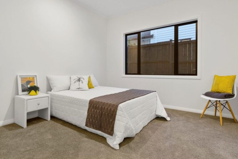 Photo of property in 13 Davey Crescent, Orewa, 0931