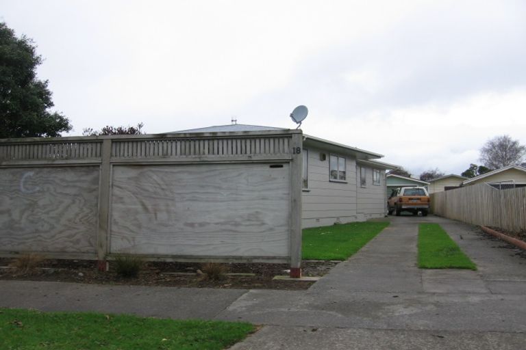 Photo of property in 18 Rhodes Drive, Kelvin Grove, Palmerston North, 4414