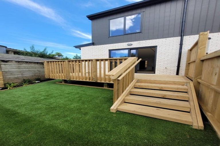 Photo of property in 10/15 Union Road, Howick, Auckland, 2014