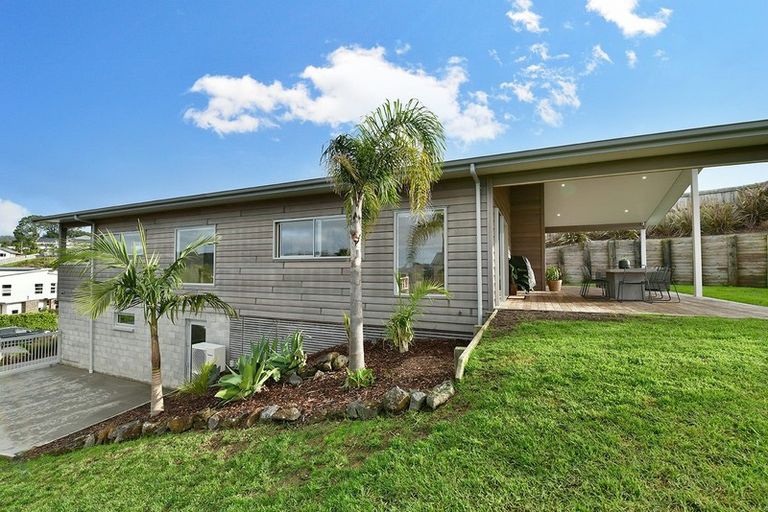 Photo of property in 76 Solan Drive, Waimauku, 0812