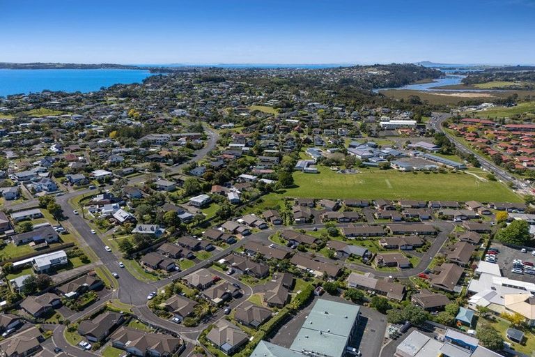 Photo of property in 6 The Boulevard, Red Beach, 0932