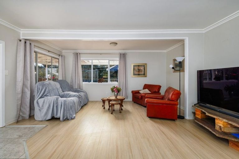 Photo of property in 43 Awatere Street, Clover Park, Auckland, 2023