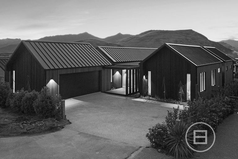 Photo of property in 8 Stockyard Lane, Jacks Point, Queenstown, 9371