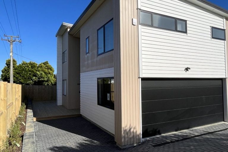 Photo of property in 1/535 Swanson Road, Ranui, Auckland, 0612