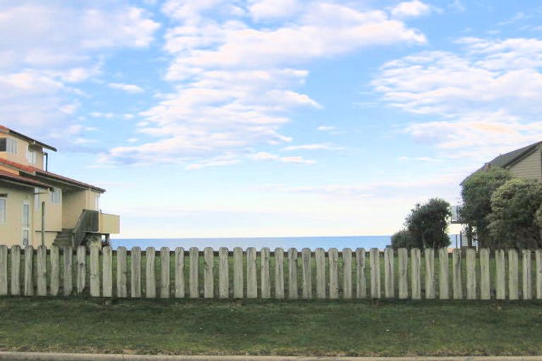 Photo of property in 106 Bambury Place, Onemana, Whangamata, 3691