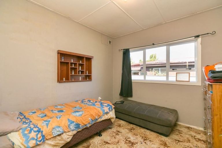 Photo of property in 464 South Road, Omata, New Plymouth, 4374