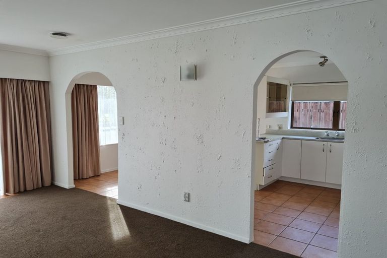 Photo of property in 2a Roys Road, Weymouth, Auckland, 2103