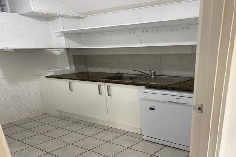 Photo of property in 70 Robbies Road, Shelly Park, Auckland, 2014