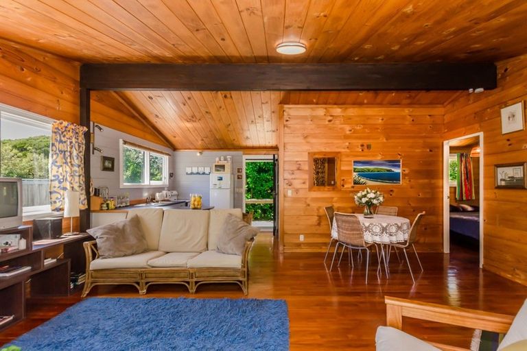 Photo of property in 36 William Street, Waikanae Beach, Waikanae, 5036