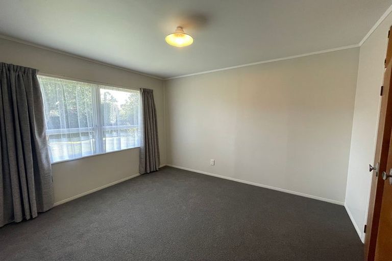 Photo of property in 8 Tatariki Street, Rosehill, Papakura, 2113