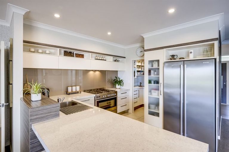 Photo of property in 14 Haast Place, Poraiti, Napier, 4112