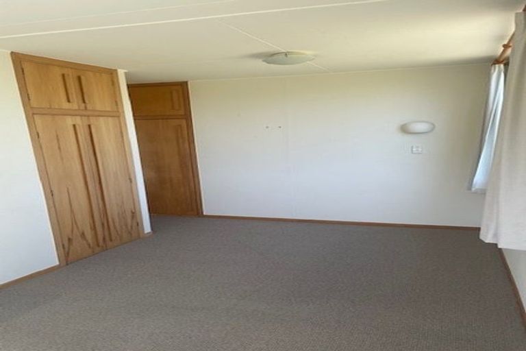Photo of property in 21 Rauparaha Street, Waikanae Beach, Waikanae, 5036
