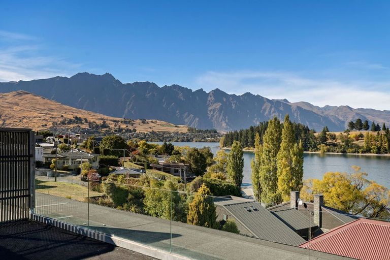 Photo of property in Rahiri Apartments, 4/23 Adelaide Street, Queenstown, 9300