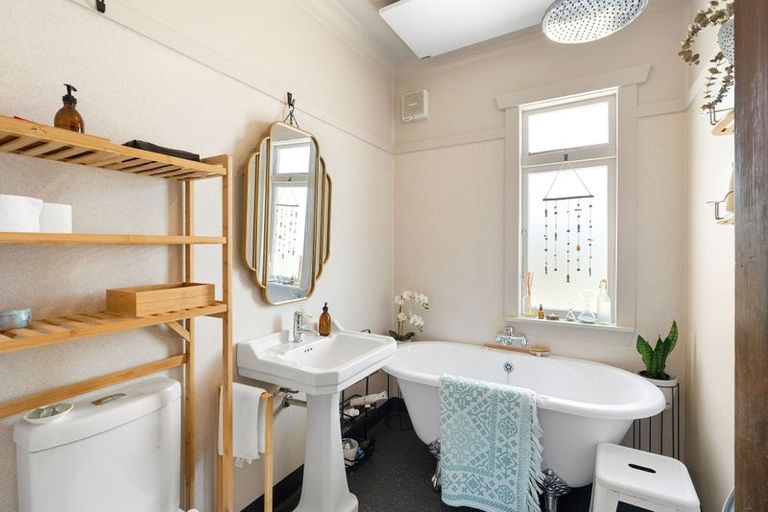 Photo of property in 32 York Street, Levin, 5510