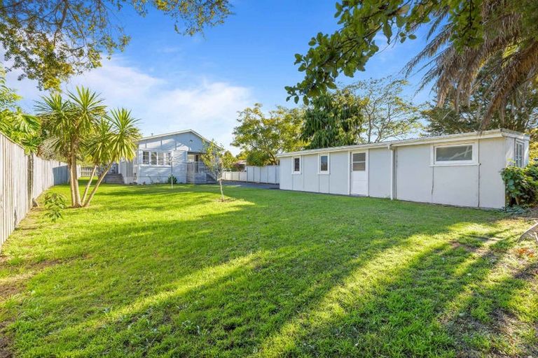 Photo of property in 9 Hillcrest Avenue, Hillcrest, Auckland, 0627