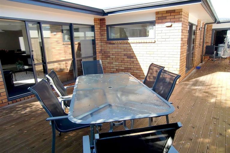 Photo of property in 2/67 Northgate, Strandon, New Plymouth, 4312