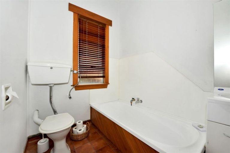 Photo of property in 8 Wainoni Road, Wainoni, Christchurch, 8061