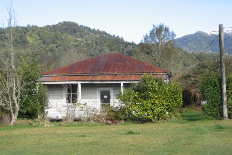 Photo of property in 8 Stafford Street, Blackball, 7804