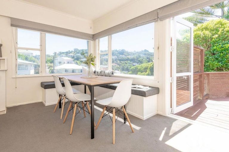 Photo of property in 19 Black Rock Road, Newlands, Wellington, 6037