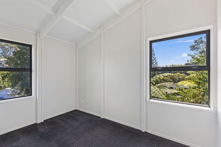 Photo of property in 14 Nevada Drive, Merrilands, New Plymouth, 4312
