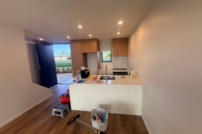 Photo of property in 4/19 Knights Road, Rothesay Bay, Auckland, 0630