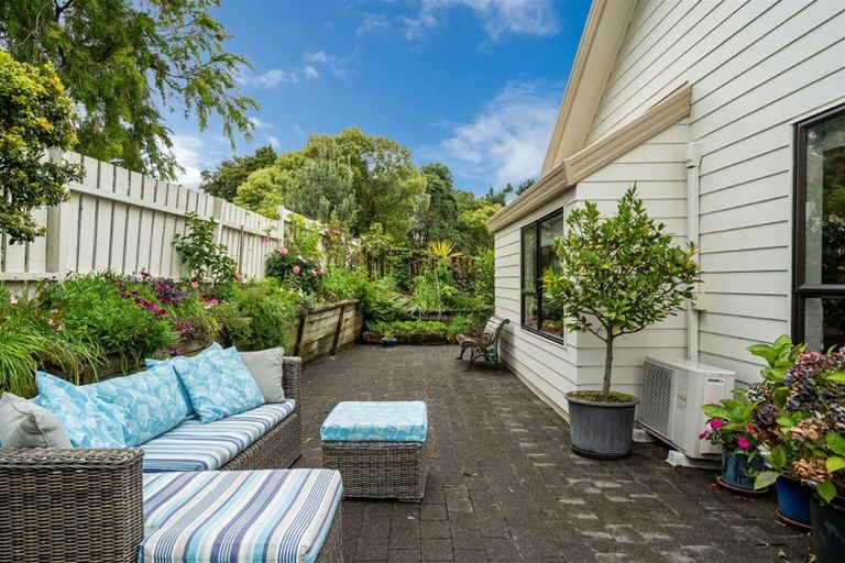 Photo of property in 3 Emery Grove, Bayview, Auckland, 0629