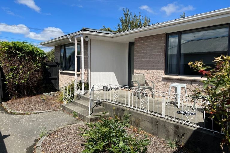 Photo of property in 135 Avonhead Road, Avonhead, Christchurch, 8042