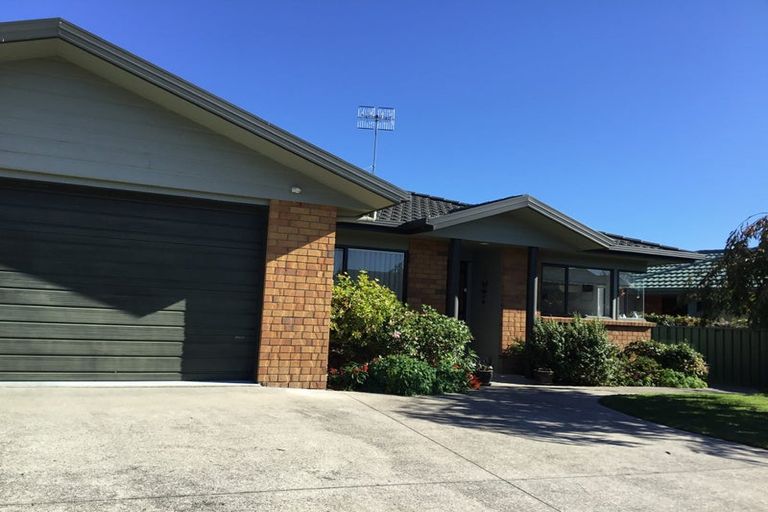 Photo of property in 18 Donegal Place, Katikati, 3129
