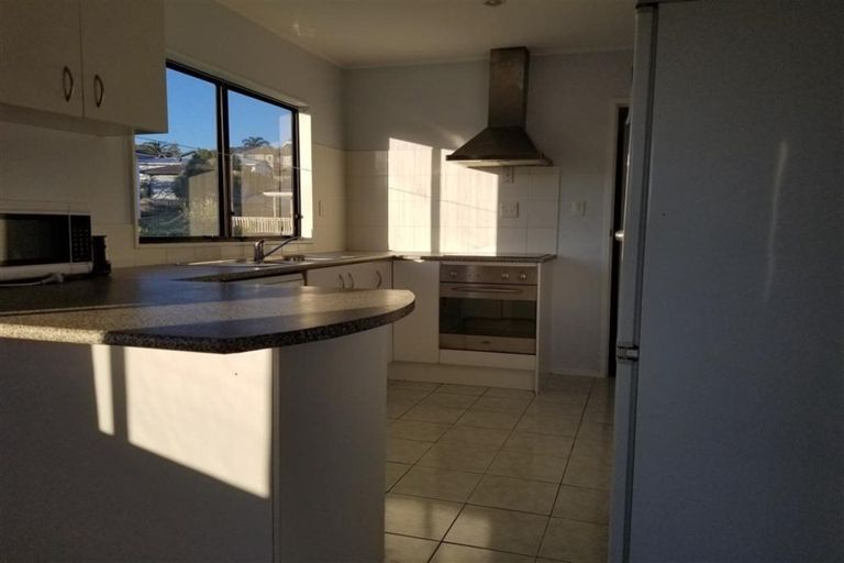 Photo of property in 138 Aviemore Drive, Highland Park, Auckland, 2010