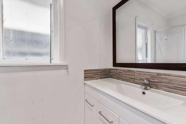 Photo of property in 8 Rollerson Street, Papakura, 2110