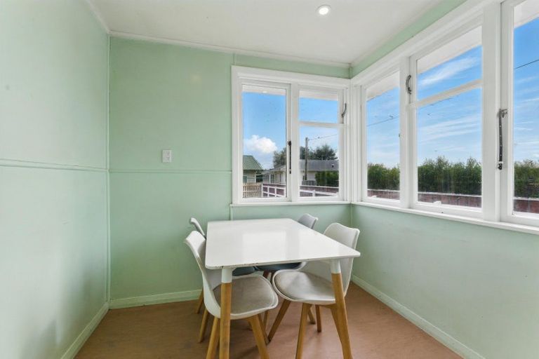 Photo of property in 11 Ward Street, Bulls, 4818