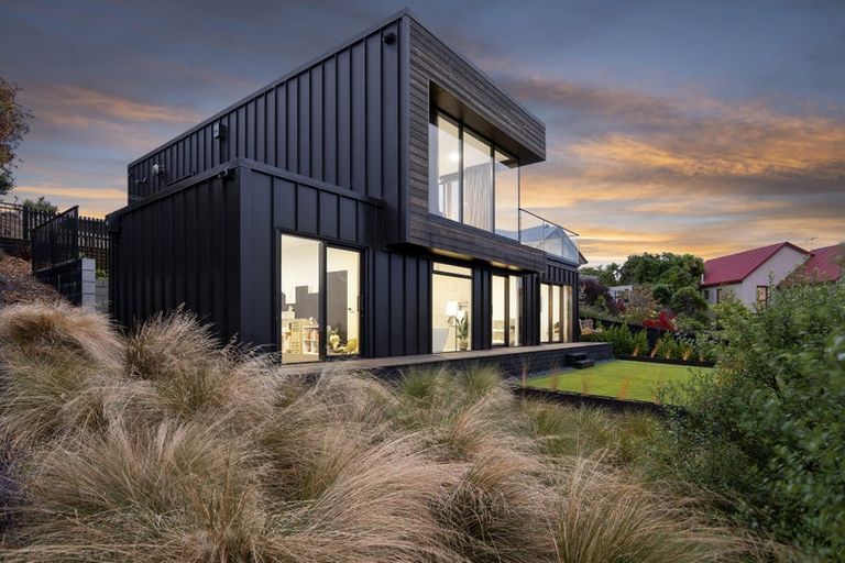 Photo of property in 3 Selleck Street, Mount Pleasant, Christchurch, 8081