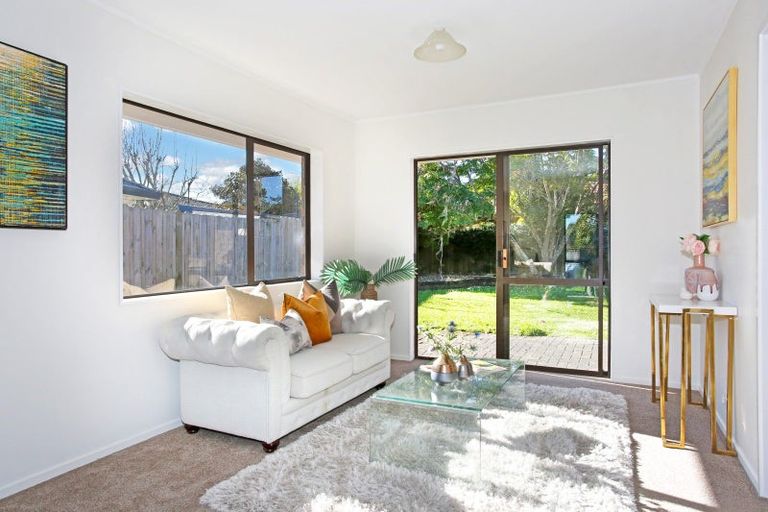 Photo of property in 52 Bob Charles Drive, Golflands, Auckland, 2013