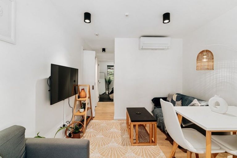 Photo of property in The Alex Apartments, 18/135b Hallenstein Street, Queenstown, 9300