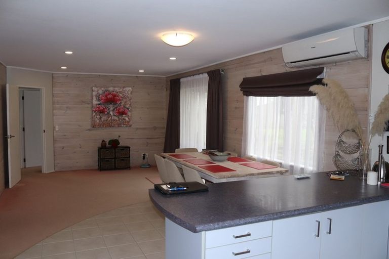 Photo of property in 49 Milan Drive, Glen Eden, Auckland, 0602