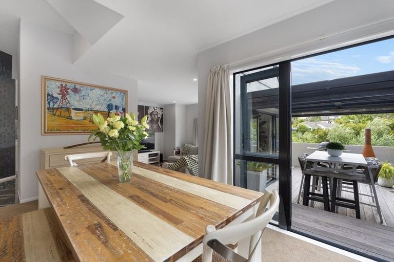 Photo of property in 11/19 Langana Avenue, Browns Bay, Auckland, 0630