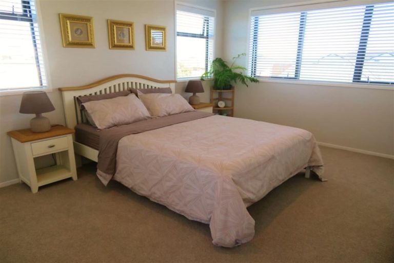 Photo of property in 8 Oceania Sands Way, Papamoa Beach, Papamoa, 3118