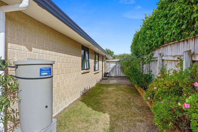 Photo of property in 42 Monarch Place, Paraparaumu Beach, Paraparaumu, 5032