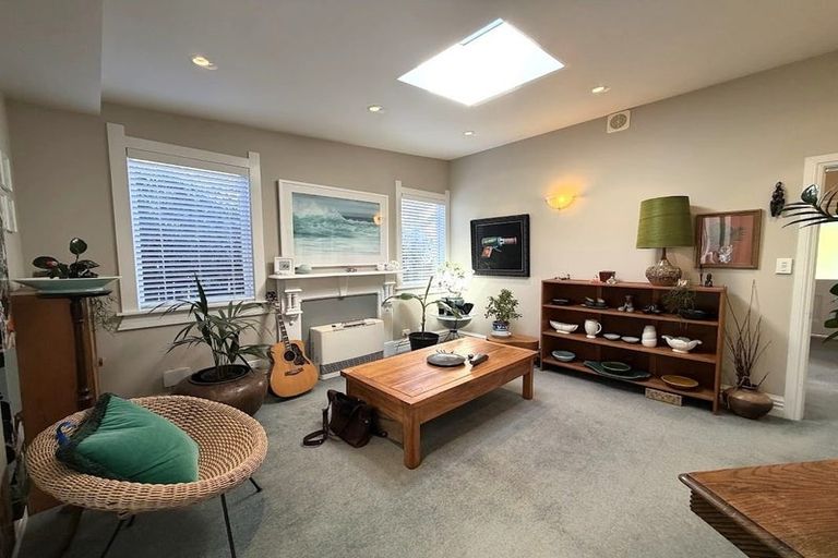 Photo of property in 8 Miro Street, Eastbourne, Lower Hutt, 5013