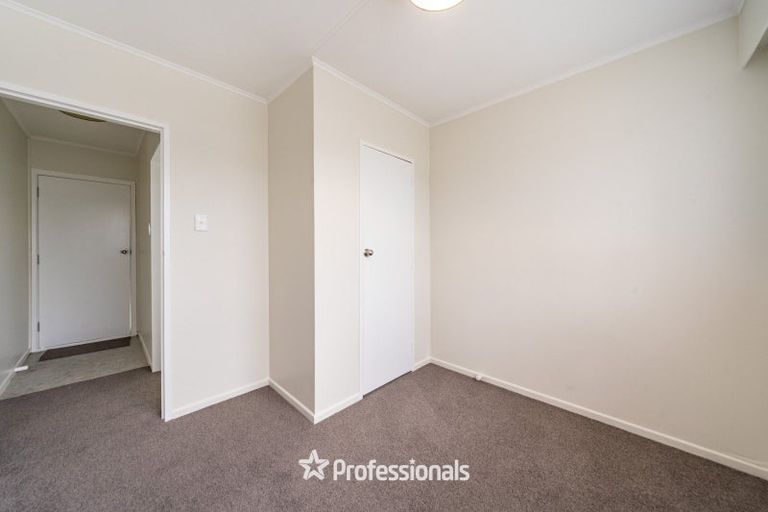 Photo of property in 15b Pencarrow Crescent, Wainuiomata, Lower Hutt, 5014