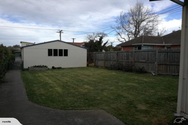 Photo of property in 115 Avonhead Road, Avonhead, Christchurch, 8042