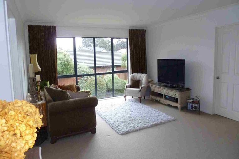 Photo of property in 28 Kinsella Crescent, Aidanfield, Christchurch, 8025