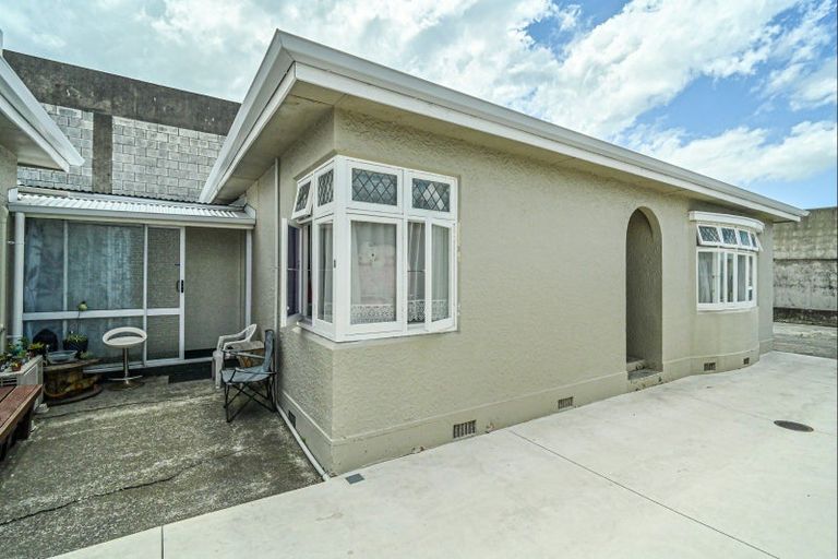 Photo of property in 402c Queen Street East, Hastings, 4122