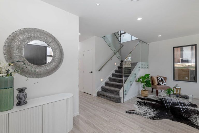 Photo of property in 10 Rockpool Road, Orewa, 0931