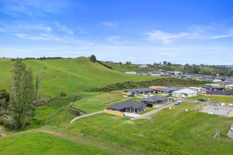 Photo of property in 233 Adler Drive, Ohauiti, Tauranga, 3112