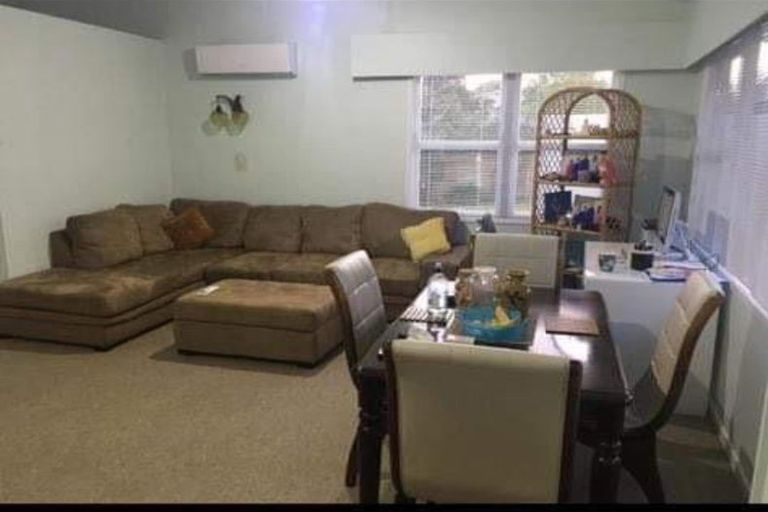 Photo of property in 2/21 Pooley Street, Pakuranga Heights, Auckland, 2010